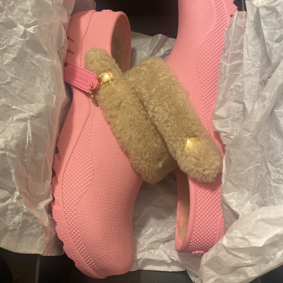 New in box pink coach clogs - Picture 4 of 5